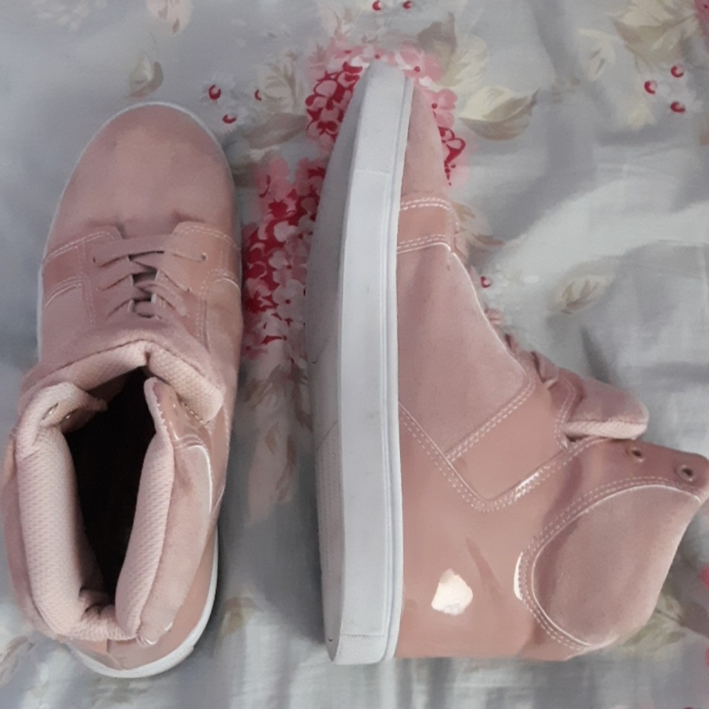 Shoes - Picture 3 of 3